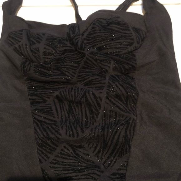 SLIM SUIT size 14 black one piece w/ flattering V shaped slimming panel - Picture 4 of 9